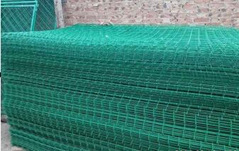 綠色鐵絲網(wǎng).jpg 綠色鐵絲網(wǎng).jpg